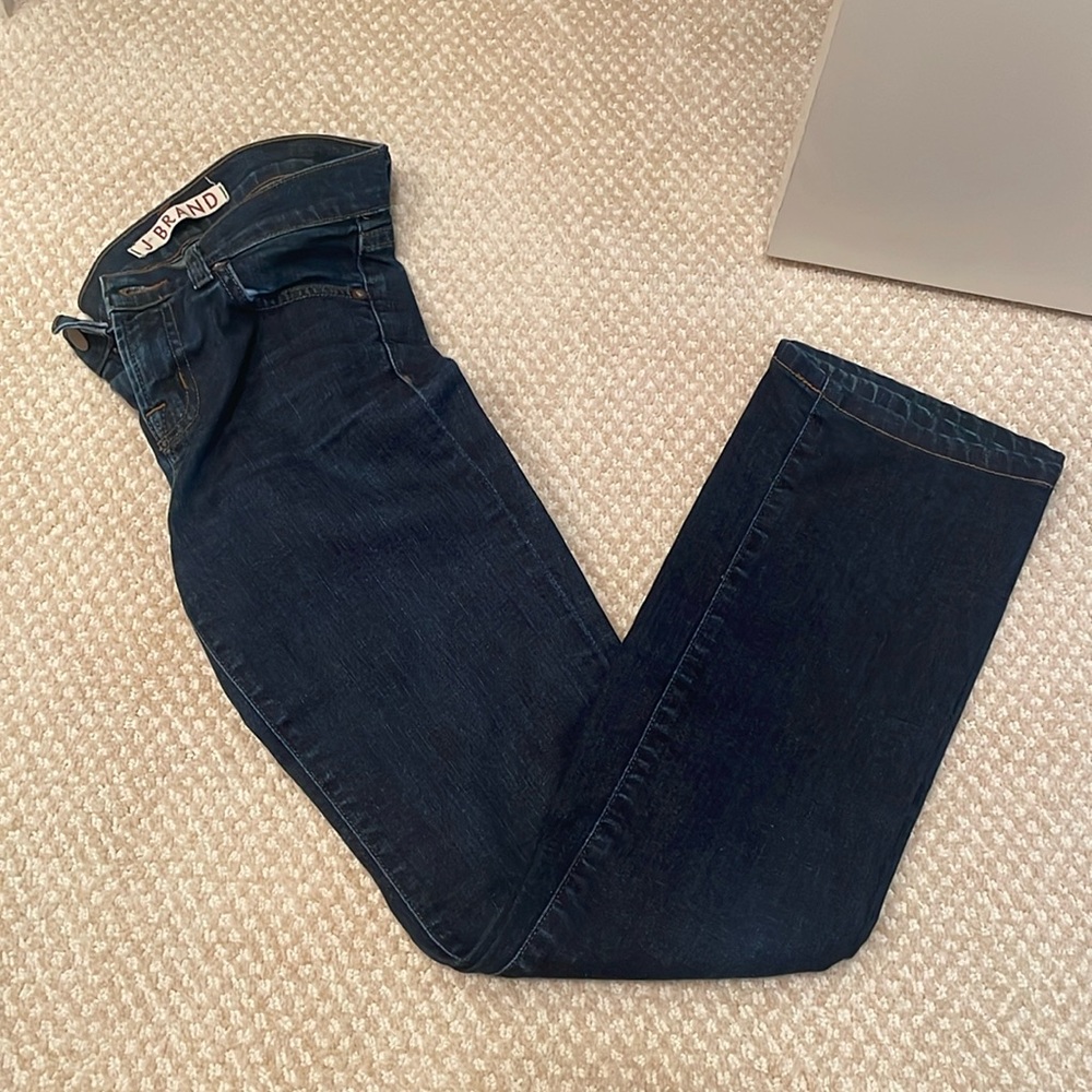 J Brand the straight leg jean in size 24